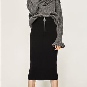 ZARA - pencil skirt - Size L